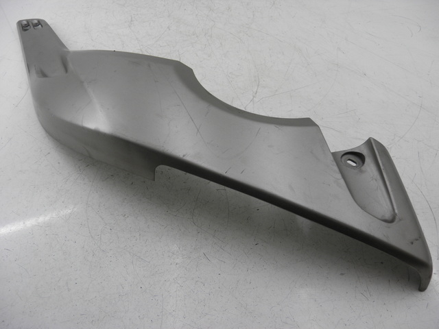 photo de CACHE SOUS SELLE DROIT YAMAHA XP T-MAX TMAX 500 (2004 - 2007)
