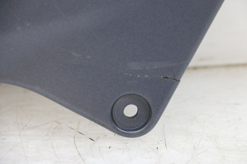 photo de CACHE SOUS SELLE DROIT KAWASAKI ZR 7 750 (1999 - 2001) - Inspection visuelle