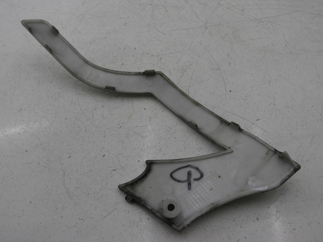 photo de CACHE SOUS SELLE GAUCHE BENZHOU YY50QT31 VINTAGE 50 (2009 - 2012) - Zoom état d’usage