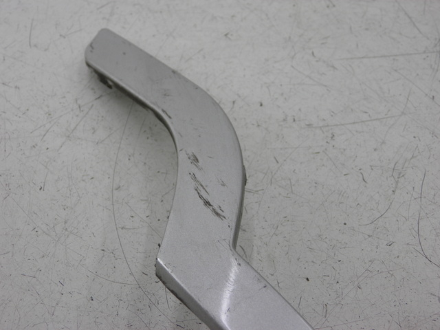 photo de CACHE SOUS SELLE GAUCHE BENZHOU YY50QT31 VINTAGE 50 (2009 - 2012) - Gros plan technique