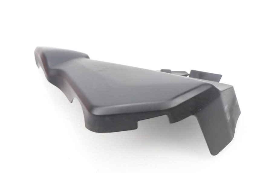 photo de CACHE SOUS SELLE GAUCHE HONDA CBF 500 (2004 - 2007)