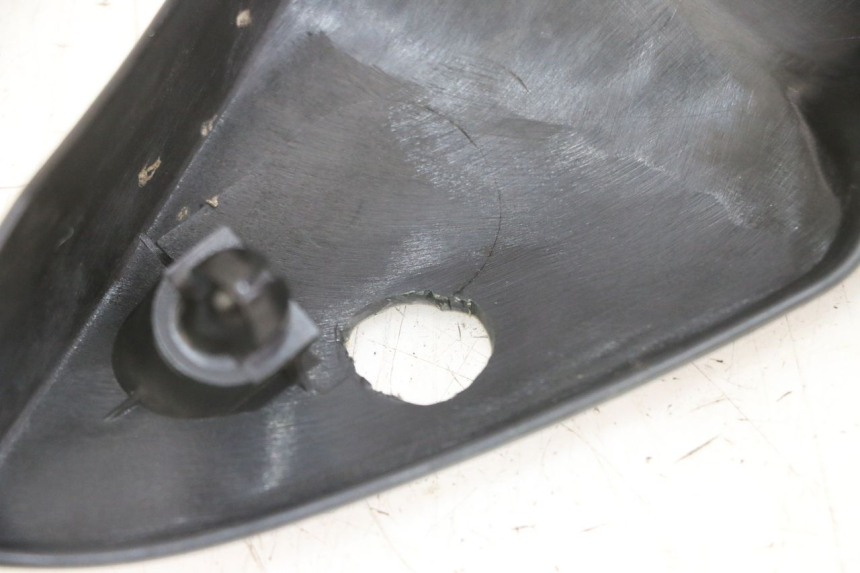 photo de CACHE SOUS SELLE GAUCHE HONDA CBF 500 (2004 - 2007)