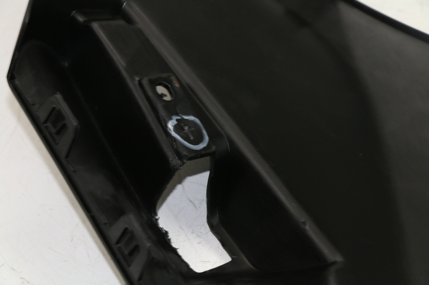 photo de CACHE SOUS SELLE GAUCHE PEUGEOT CITYSTAR 125 (2011 - 2017)