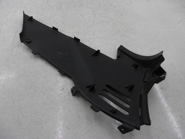 photo de CACHE SOUS SELLE GAUCHE DAELIM S2 FI 125 (2008 - 2012) - Détail de la pièce