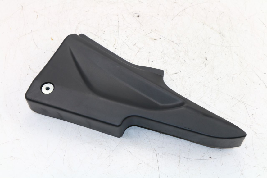 photo de CACHE SOUS SELLE GAUCHE DAELIM VJ ROADWIN FI 125 (2008 - 2017)