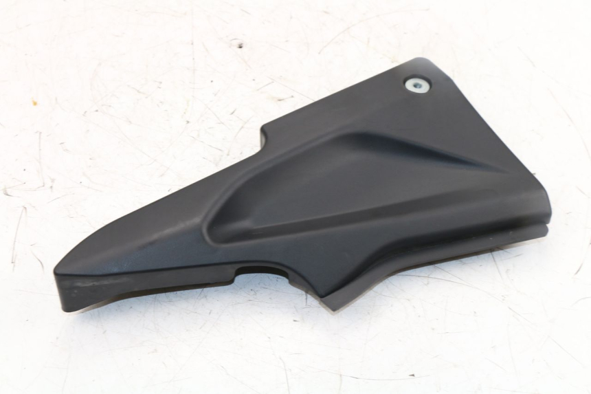 photo de CACHE SOUS SELLE GAUCHE DAELIM VJ ROADWIN FI 125 (2008 - 2017)