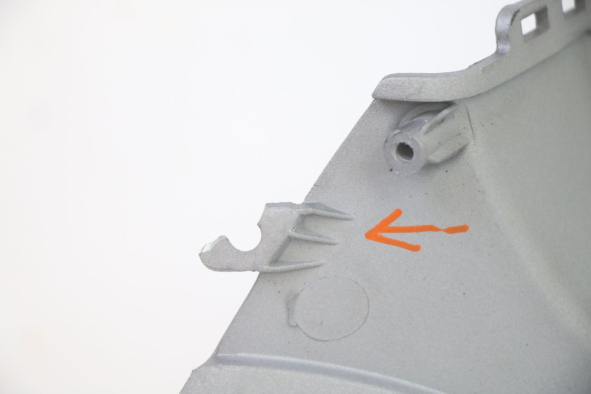 photo de CACHE SOUS SELLE GAUCHE SYM FIDDLE 3 III 125 (2014 - 2020) - Points de fixation