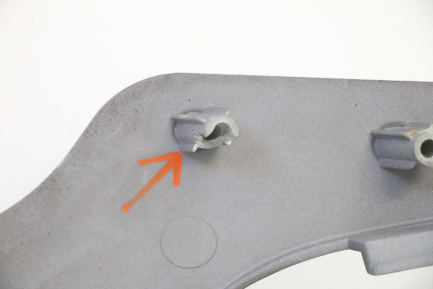 photo de CACHE SOUS SELLE GAUCHE SYM FIDDLE 3 III 125 (2014 - 2020) - Pièce contrôlée