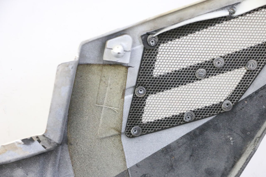 photo de CACHE SOUS SELLE GAUCHE YAMAHA FJ 36Y 1100 (1984 - 1985)