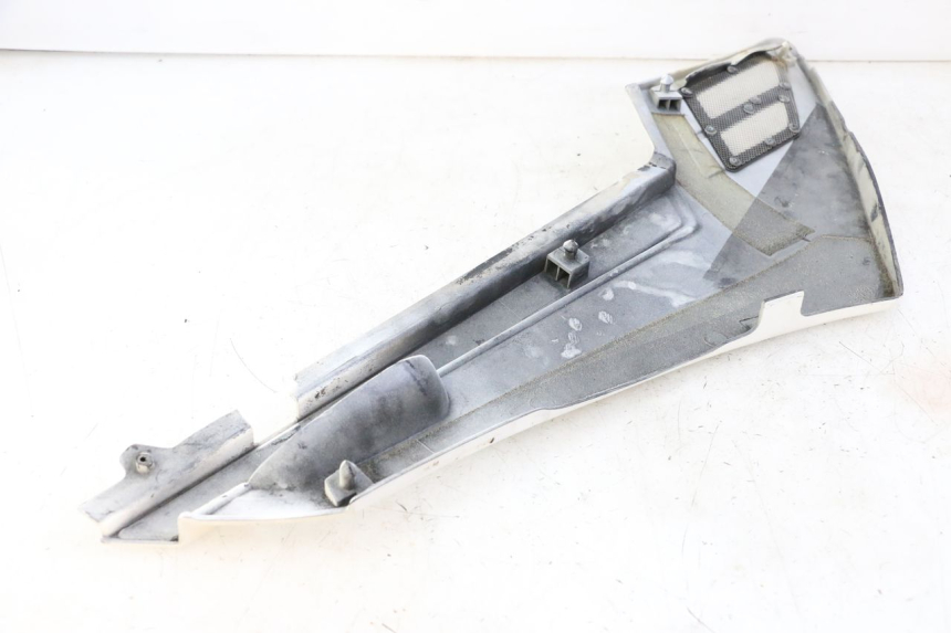 photo de CACHE SOUS SELLE GAUCHE YAMAHA FJ 36Y 1100 (1984 - 1985)