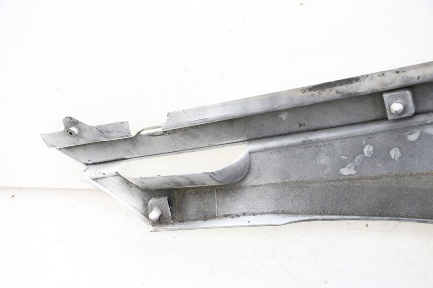 photo de CACHE SOUS SELLE GAUCHE YAMAHA FJ 36Y 1100 (1984 - 1985)