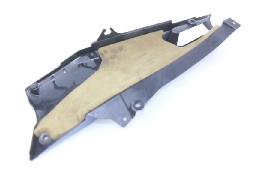photo de CACHE SOUS SELLE GAUCHE YAMAHA FJR ABS 1300 (2016 - 2020)