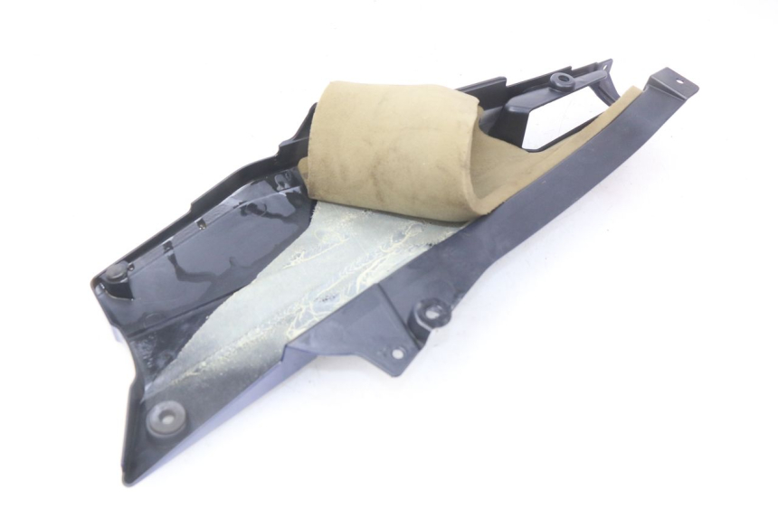 photo de CACHE SOUS SELLE GAUCHE YAMAHA FJR ABS 1300 (2016 - 2020)
