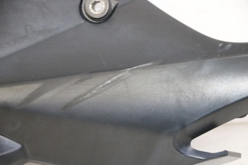 photo de CACHE SOUS SELLE GAUCHE SUZUKI GSR 750 (2011 - 2017)