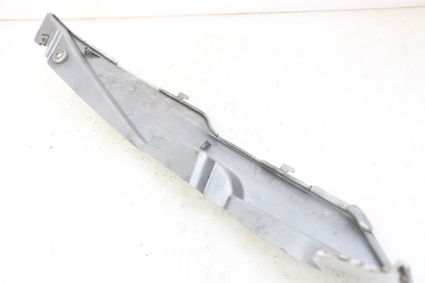 photo de CACHE SOUS SELLE GAUCHE DAELIM HISTORY 125 (2001 - 2002)