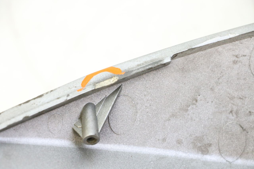 photo de CACHE SOUS SELLE GAUCHE DAELIM HISTORY 125 (2001 - 2002)