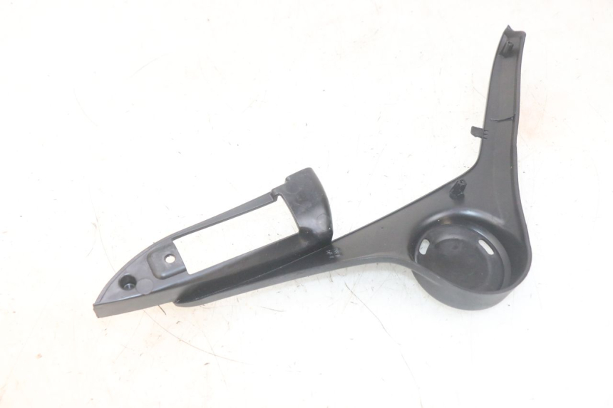 photo de CACHE SOUS SELLE GAUCHE PIAGGIO MP3 HPE 300 (2019 - 2026) - Zoom état d’usage