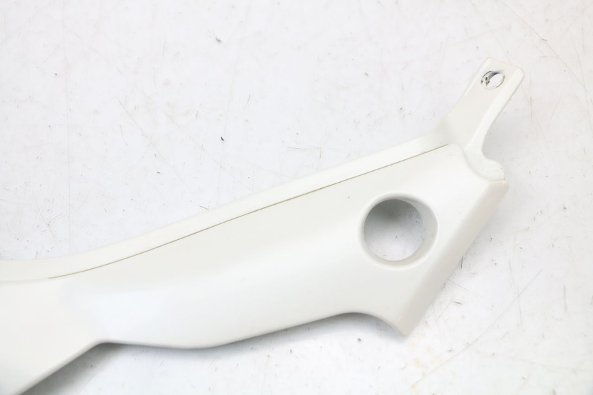 photo de CACHE SOUS SELLE GAUCHE MOTO GUZZI NORGE 8V GT 1200 (2011 - 2016)
