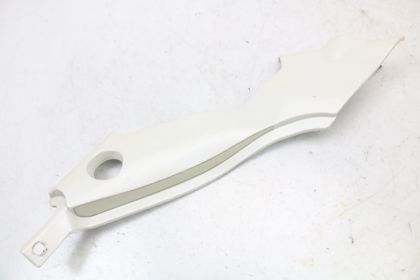 photo de CACHE SOUS SELLE GAUCHE MOTO GUZZI NORGE 8V GT 1200 (2011 - 2016)