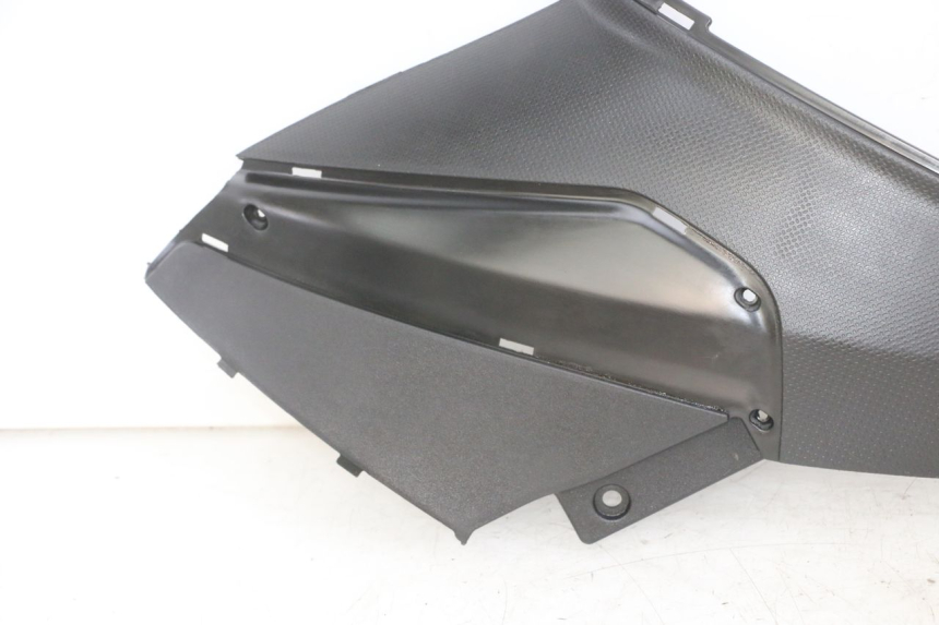 photo de CACHE SOUS SELLE GAUCHE PIAGGIO NRG POWER PUREJET 50 (2018 - 2021)