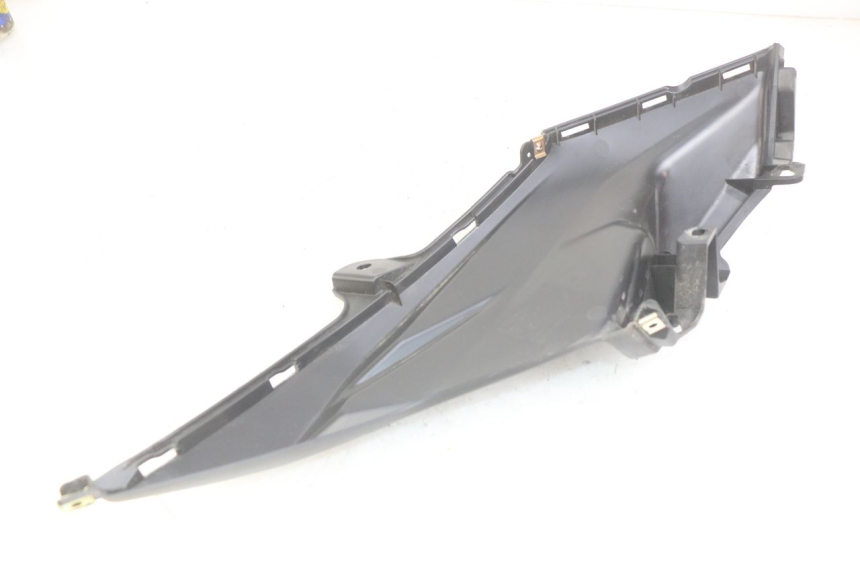 photo de CACHE SOUS SELLE GAUCHE SYM ORBIT III 3 4T 50 (2021 - 2025)