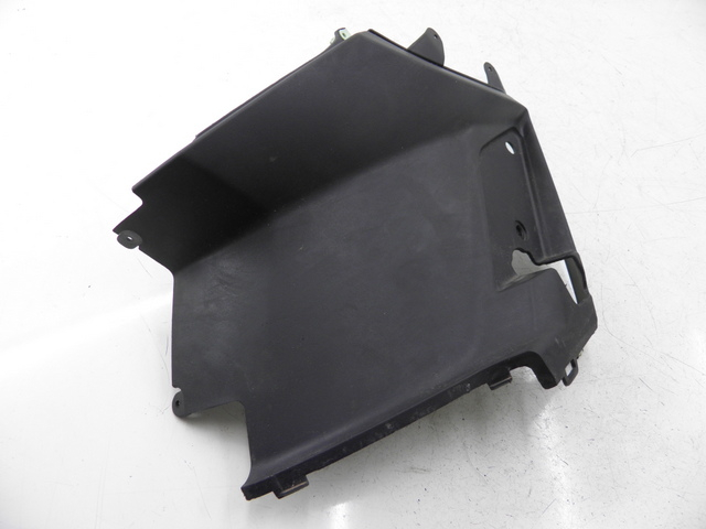 photo de CACHE SOUS SELLE GAUCHE PEUGEOT KISBEE 4T 50 (2010 - 2017)