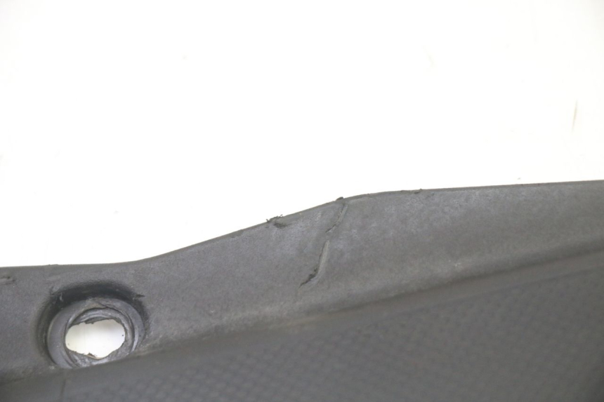 photo de CACHE SOUS SELLE GAUCHE GILERA SMT SUPERMOTARD 50 (2009 - 2017)