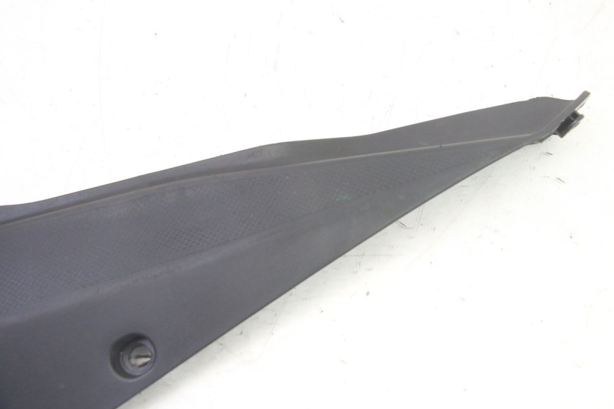 photo de CACHE SOUS SELLE GAUCHE GILERA SMT SUPERMOTARD 50 (2009 - 2017)