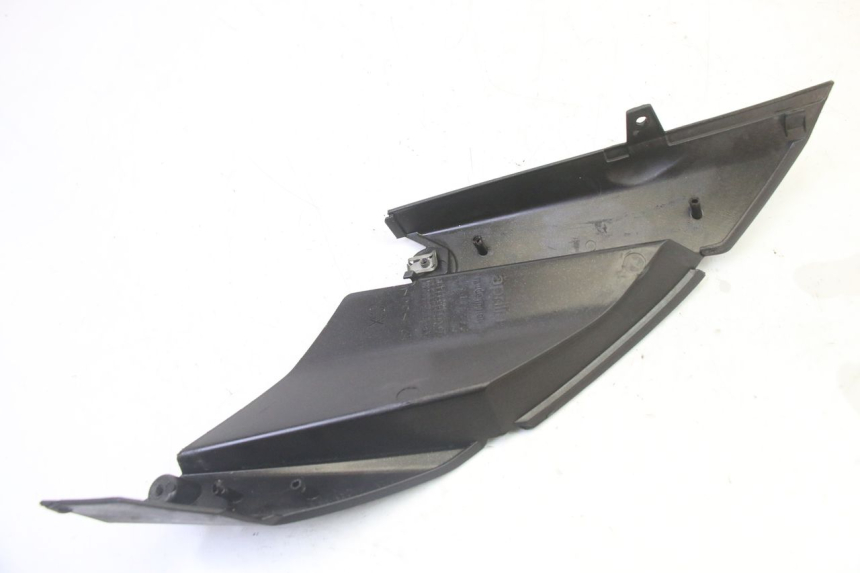 photo de CACHE SOUS SELLE GAUCHE APRILIA SR R 2T LC 50 (2018 - 2021)