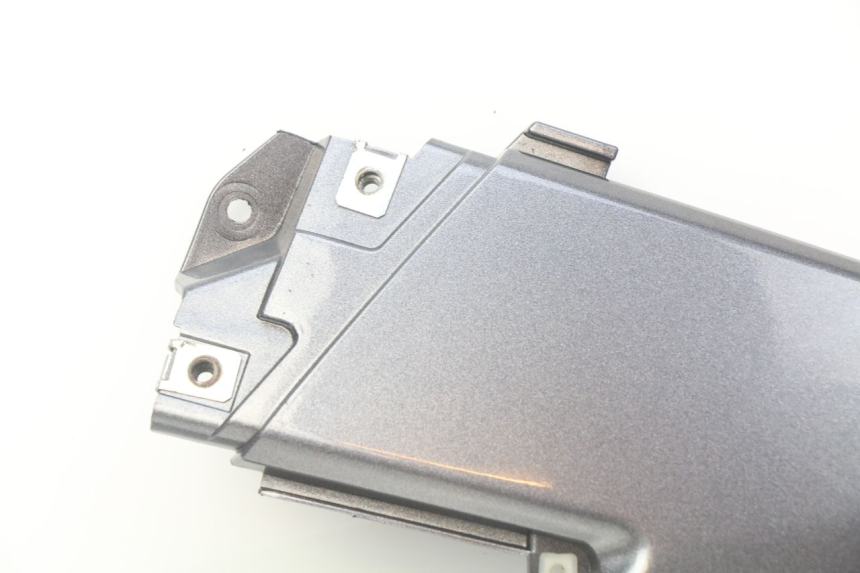 photo de CACHE SOUS SELLE GAUCHE APRILIA SRV 850 (2012 - 2017)