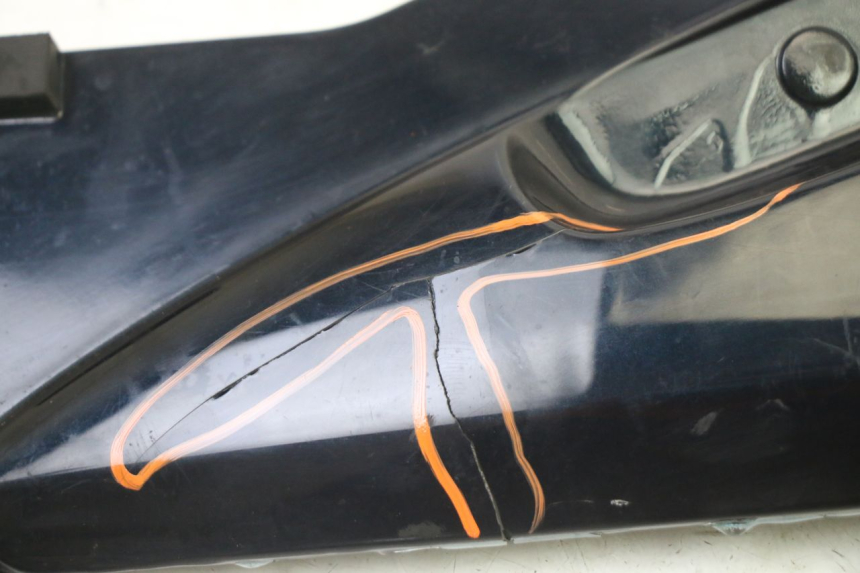 photo de CACHE SOUS SELLE GAUCHE HONDA ST PAN EUROPEAN 1300 (2002 - 2013)