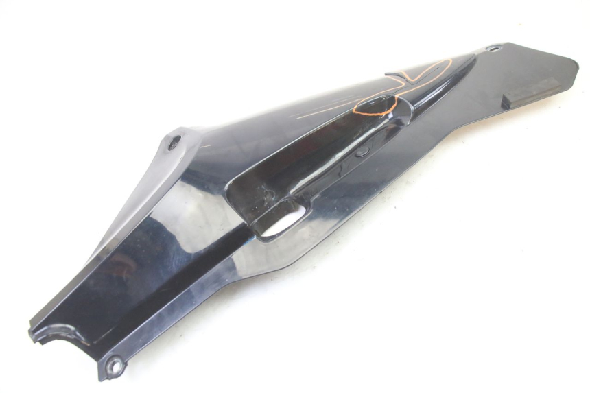 photo de CACHE SOUS SELLE GAUCHE HONDA ST PAN EUROPEAN 1300 (2002 - 2013)