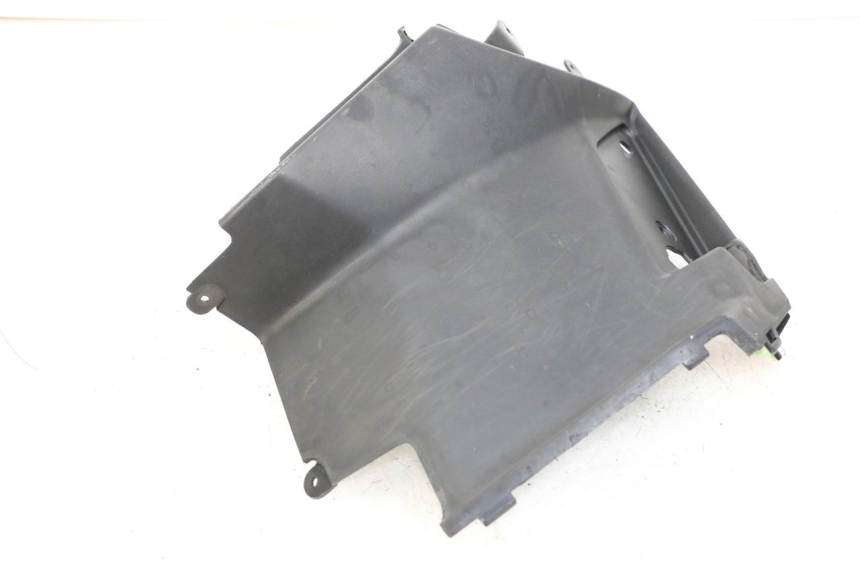 photo de CACHE SOUS SELLE GAUCHE PEUGEOT STREETZONE 2T 50 (2014 - 2019)