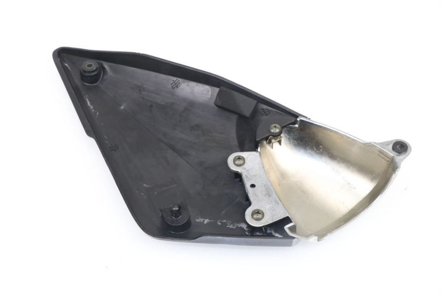 photo de CACHE SOUS SELLE GAUCHE SUZUKI GSF S BANDIT 600 (2000 - 2004)