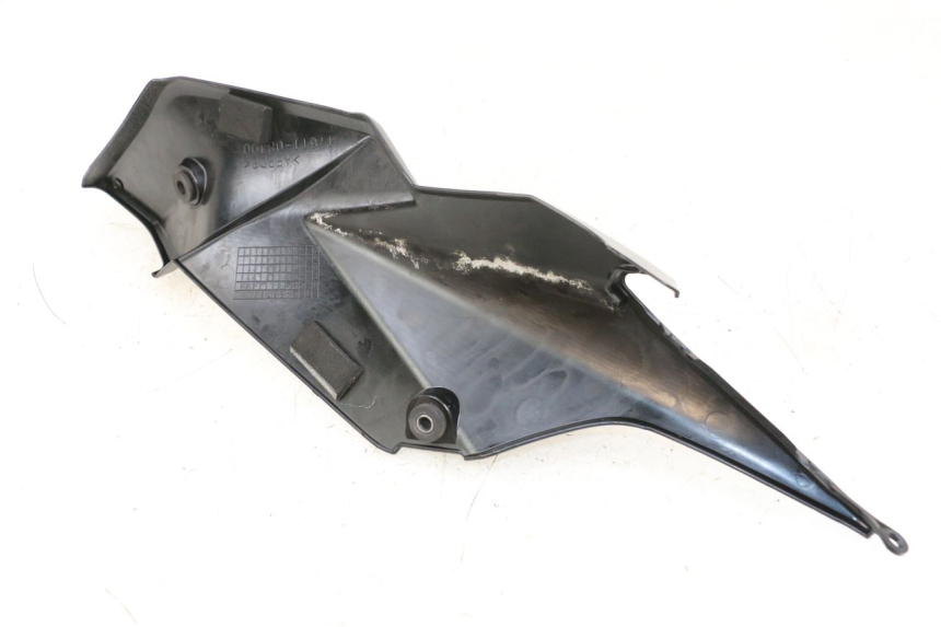photo de CACHE SOUS SELLE GAUCHE SUZUKI GSR 750 (2011 - 2017)