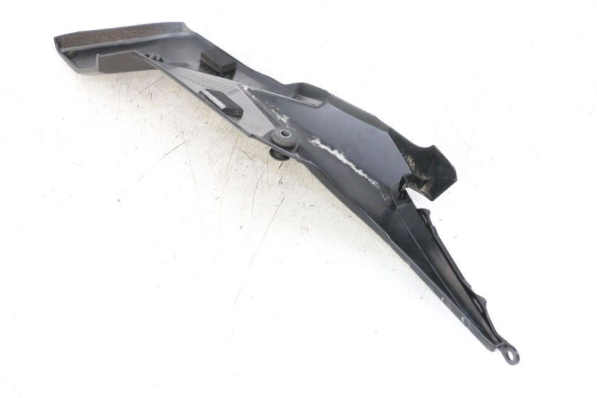 photo de CACHE SOUS SELLE GAUCHE SUZUKI GSR 750 (2011 - 2017)