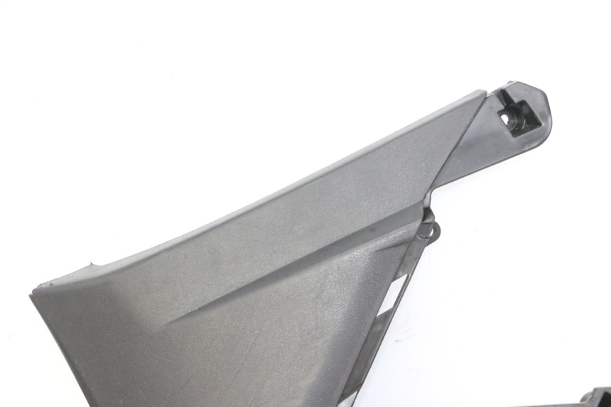 photo de CACHE SOUS SELLE GAUCHE APRILIA SXR 50 (2021 - 2023)