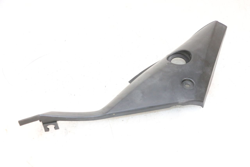 photo de CACHE SOUS SELLE GAUCHE YAMAHA TZR 50 (2008 - 2016) - Autre angle de vue
