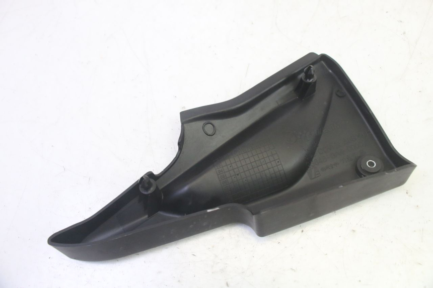 photo de CACHE SOUS SELLE GAUCHE DAELIM VJ ROADWIN FI 125 (2008 - 2017) - Zoom état d’usage