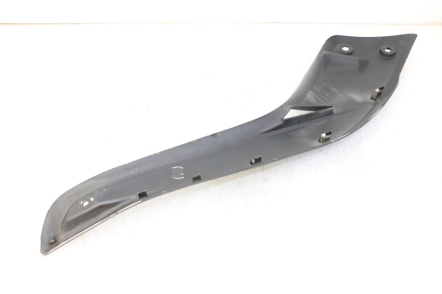 photo de CACHE SOUS SELLE GAUCHE YAMAHA X-MAX XMAX 125 (2010 - 2014)
