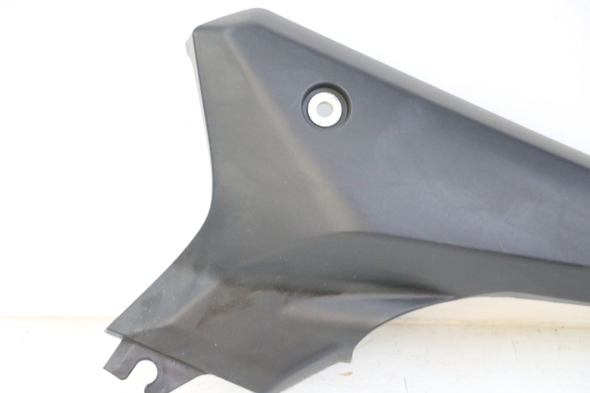 photo de CACHE SOUS SELLE GAUCHE YAMAHA XJ6 ABS 600 (2008 - 2016)