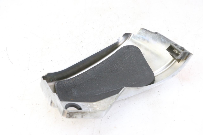 photo de CACHE SOUS SELLE GAUCHE YAMAHA XVS DRAG STAR DRAGSTAR 650 (1997 - 2007)