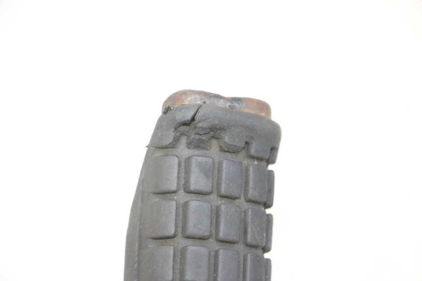 photo de CALE PIED ARRIERE DROIT HONDA CBF 500 (2004 - 2007)