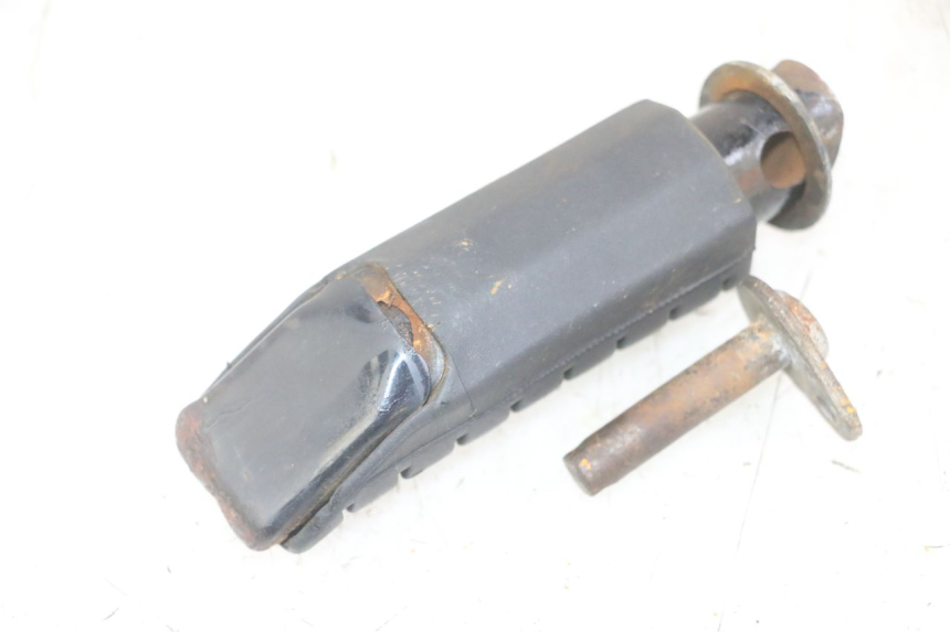 photo de CALE PIED ARRIERE DROIT HONDA CBF 500 (2004 - 2007)