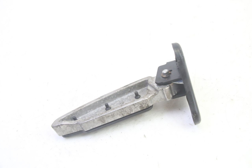 photo de CALE PIED ARRIERE DROIT PEUGEOT DJANGO 4T 50 (2014 - 2019) - Gros plan technique