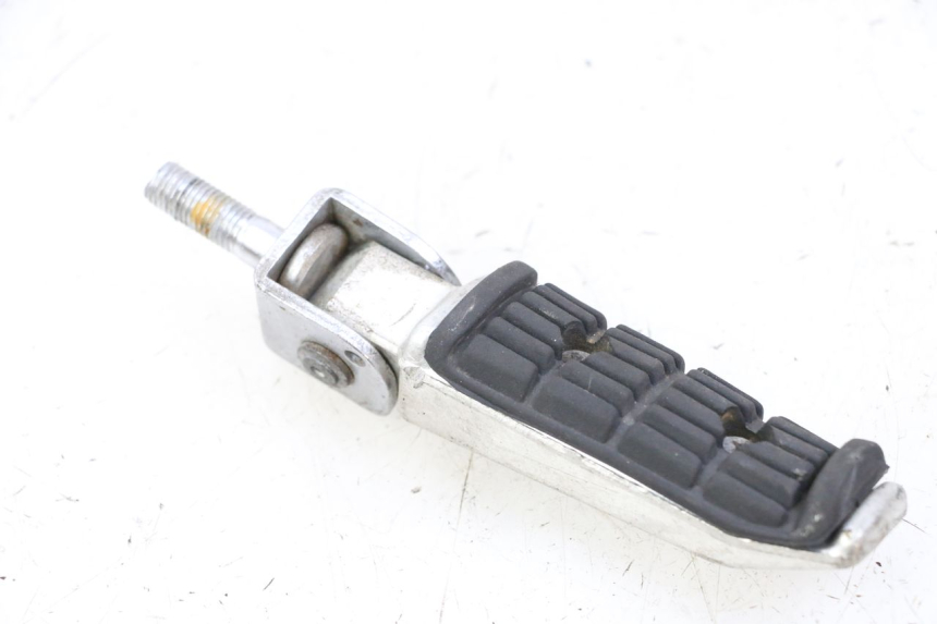 photo de CALE PIED ARRIERE DROIT YAMAHA FJ 36Y 1100 (1984 - 1985)