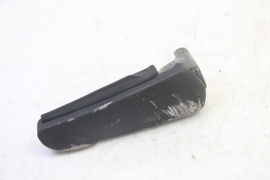 photo de CALE PIED ARRIERE DROIT PIAGGIO FLY 4T 50 (2013 - 2017) - Autre angle de vue