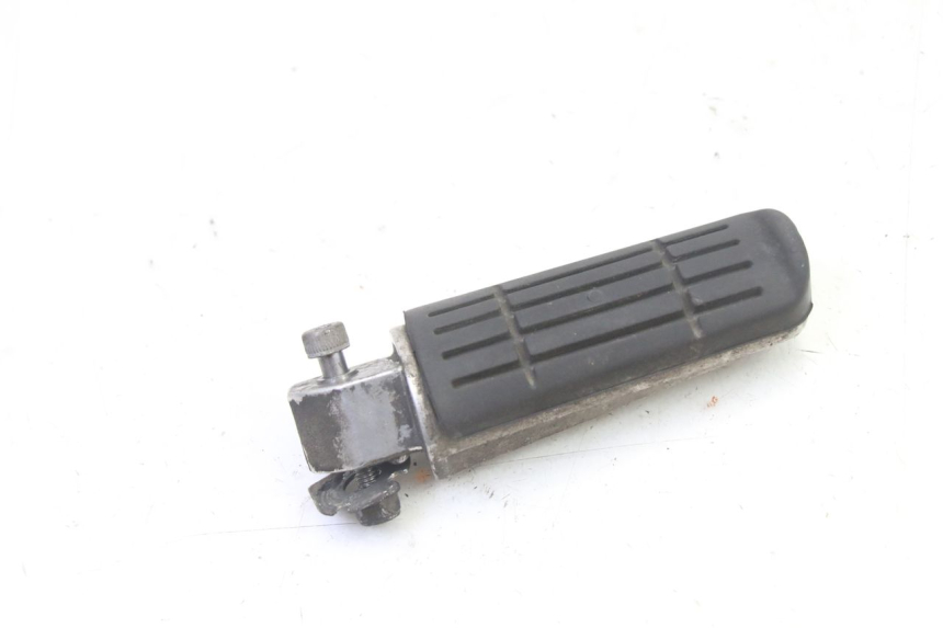 photo de CALE PIED ARRIERE DROIT YAMAHA FZ6 FAZER S2 600 (2007 - 2011)