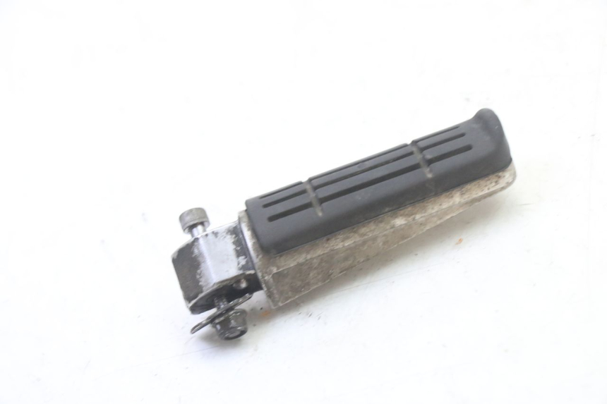 photo de CALE PIED ARRIERE DROIT YAMAHA FZ6 FAZER S2 600 (2007 - 2011)