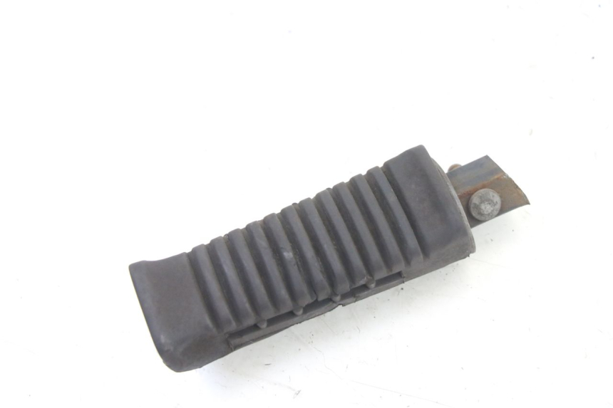 photo de CALE PIED ARRIERE DROIT SUZUKI GS GSE 500 (2001 - 2003)